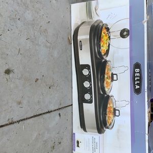 Triple slow cooker buffet & serve